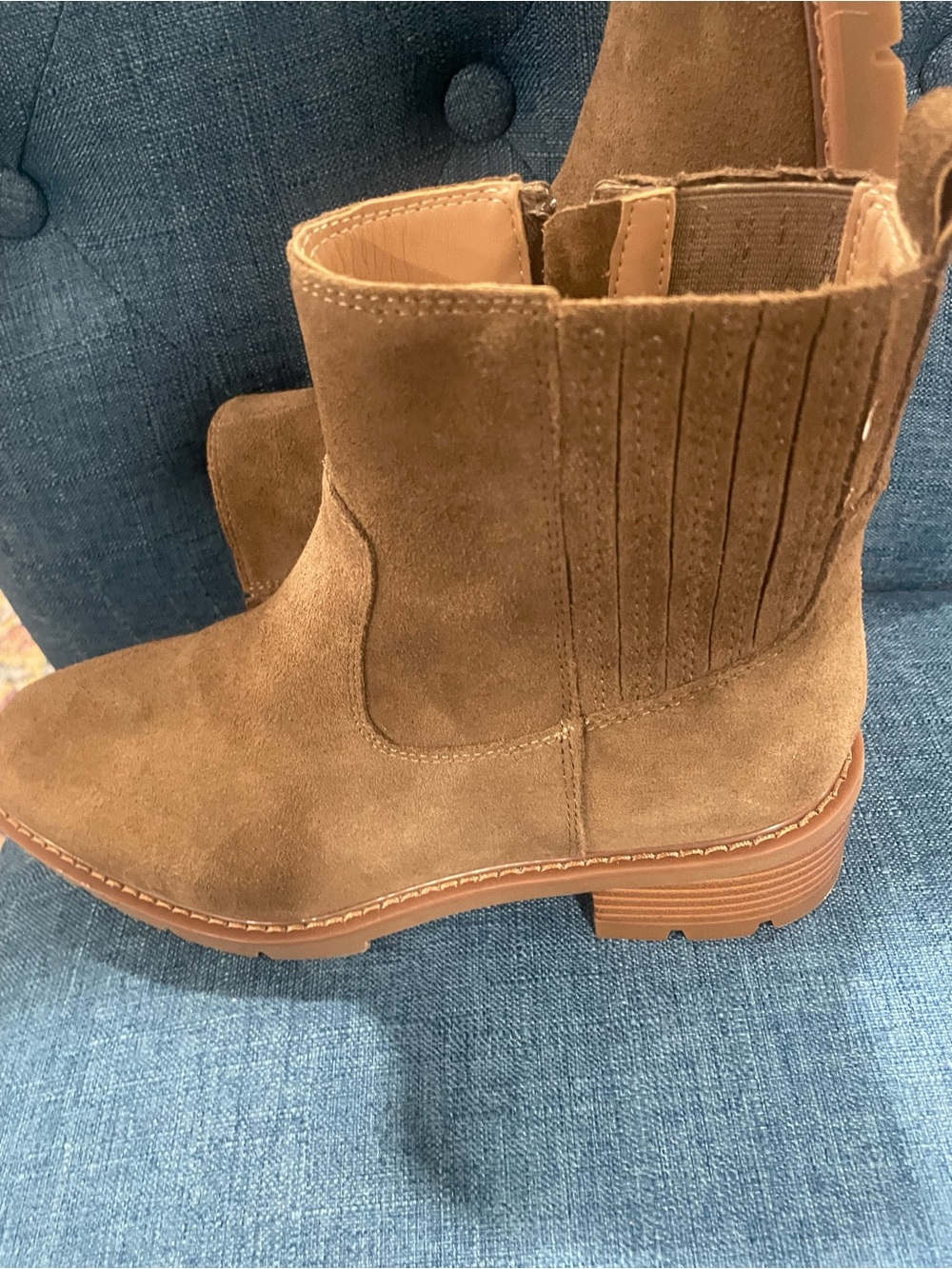 Blondo Brown Suede Ankle Booties with Elastic Side Panels - Fall is near🍂🍁🍂🍂